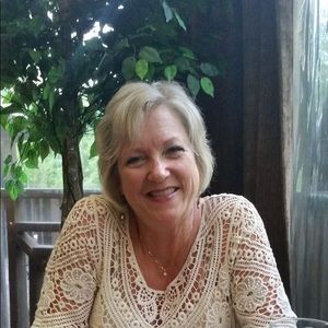 Meet your Posher, Holly